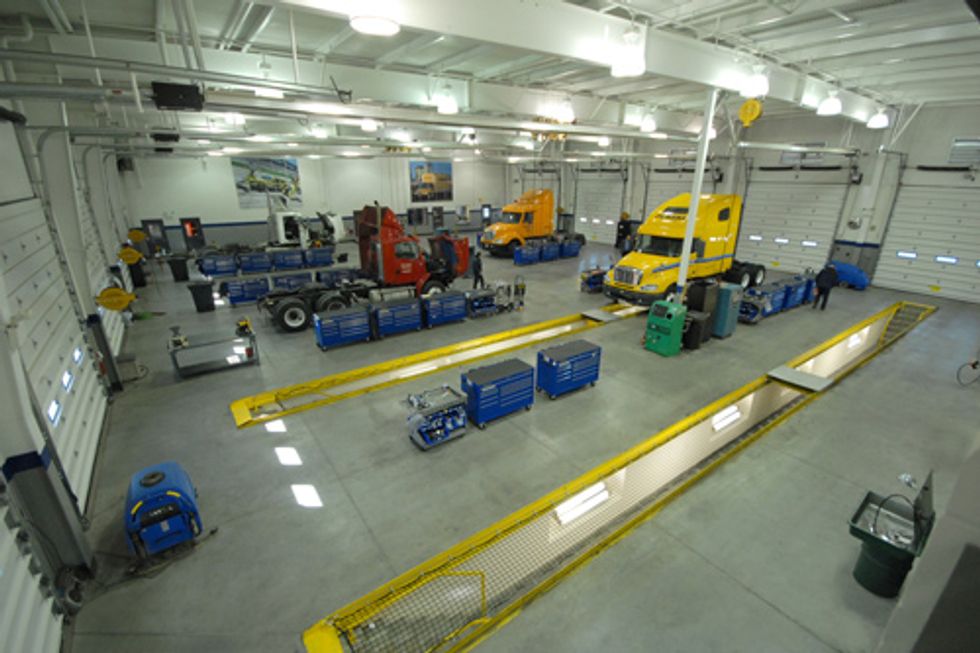
Penske Maintenance Technician Certification Program Equals Excellence and Opportunity
