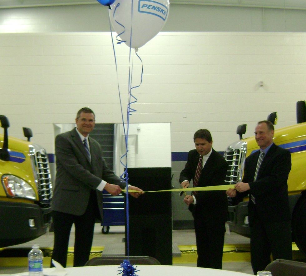 Penske Truck Leasing Unveils Suburban Buffalo, N.Y. Location