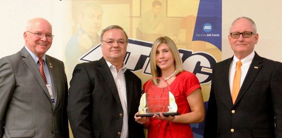 
Penske Honored with ATMC Excellence in Maintenance Training Award

