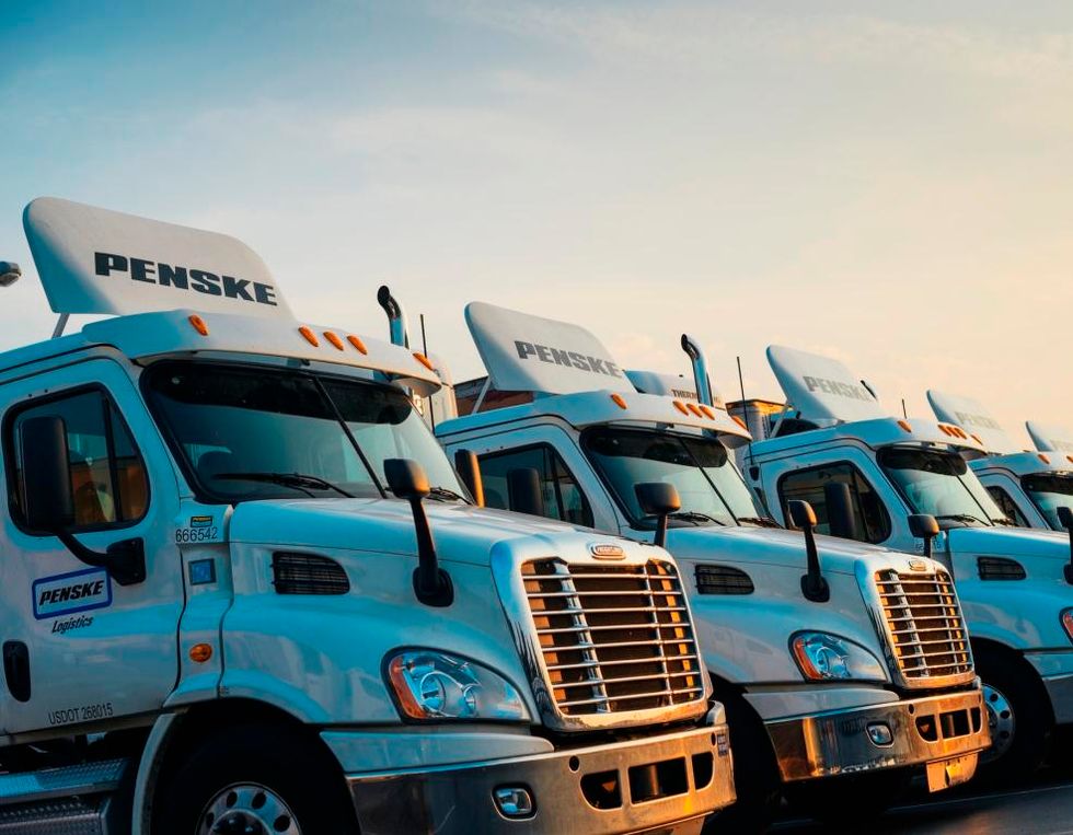 
Penske Recruiting Truck Drivers at PA Driver Recruitment Event
