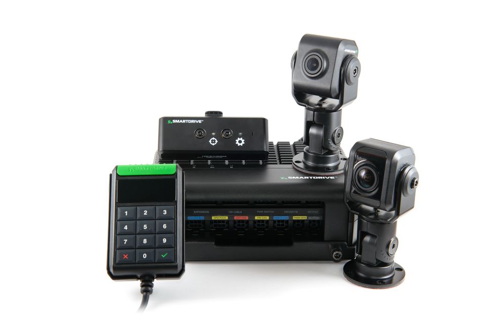 
Penske Logistics Improves Fleet Safety with New SmartDrive Video Solution
