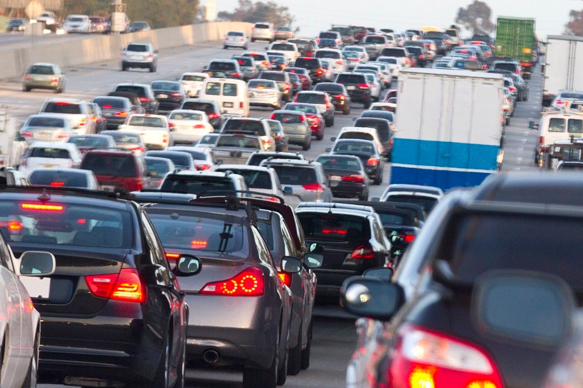 Holiday Travelers Expected to Gobble Up Roadways This Thanksgiving