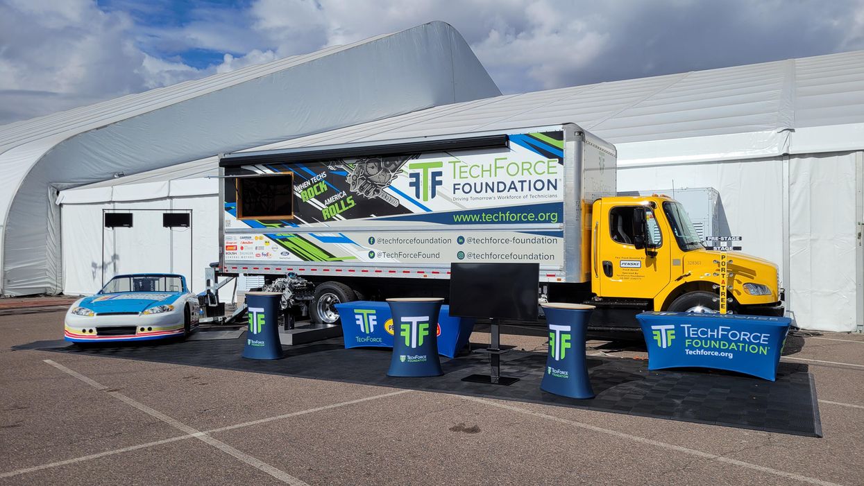 Penske Truck Leasing Helps Mobilize the TechForce’s STEM Center