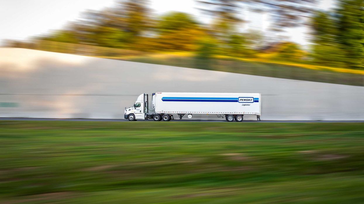 penske logistics truck