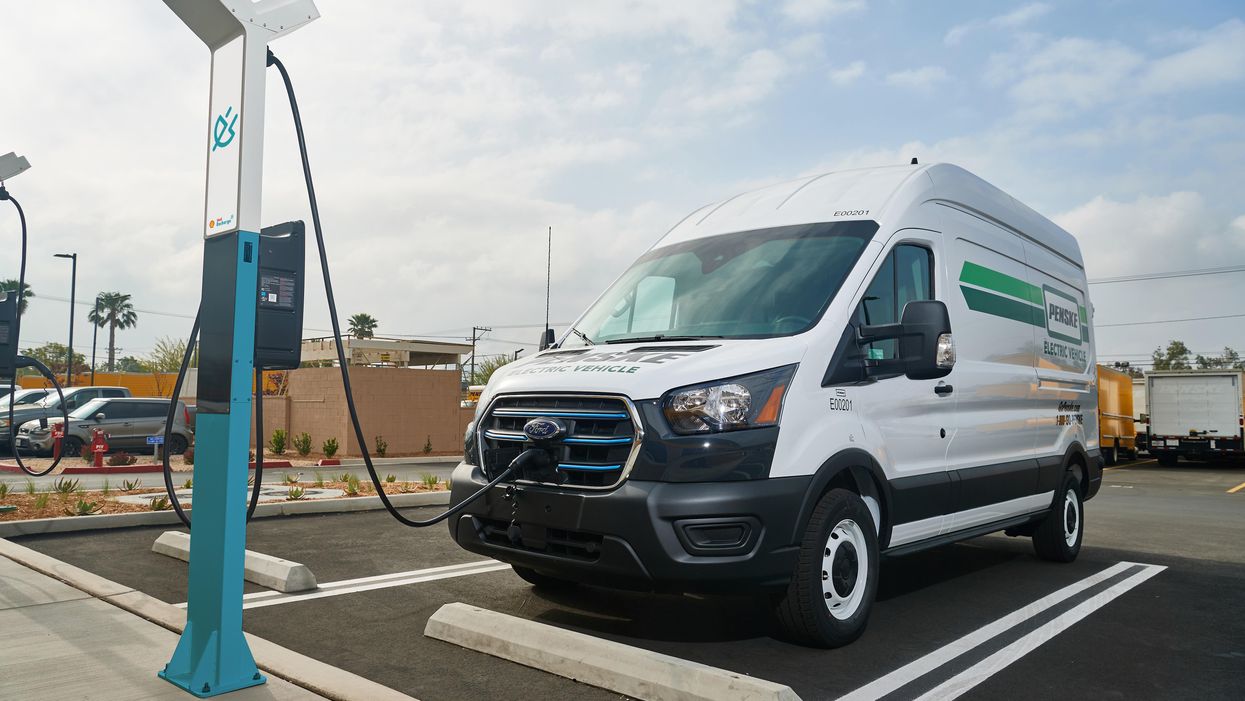 Penske Truck Leasing and Shell Recharge Solutions North America announced a new joint initiative to support light-duty electric vehicle (EV) charging at Penske locations.