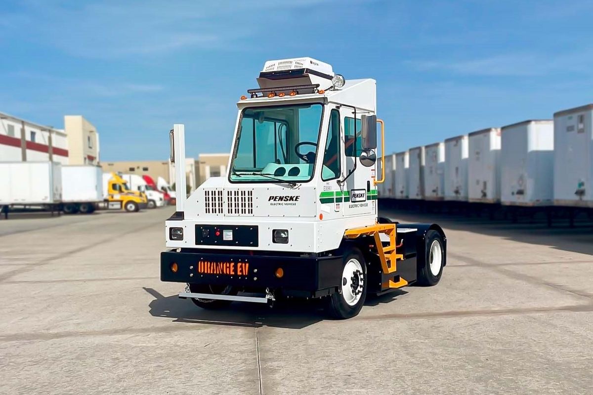 Penske Truck Leasing customer Balford Farms, a food distribution services and dairy products company headquartered in Burlington, New Jersey, is adding the first-ever electric truck to its fleet. 