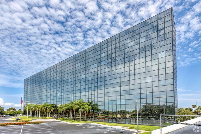 Penske Truck Leasing Information Technology Center Exterior in Tampa, F.L.