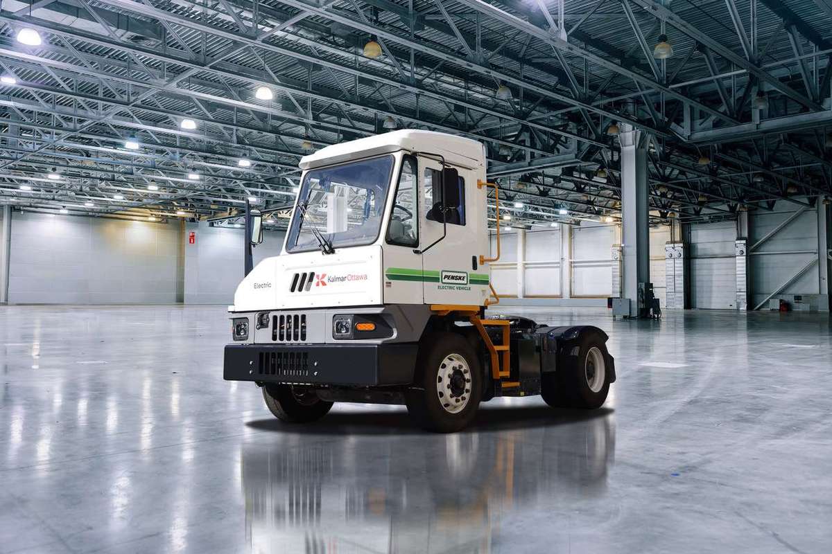 Penske Truck Leasing is the first truck leasing company to utilize the Kalmar Ottawa production T2 EV electric terminal tractor.